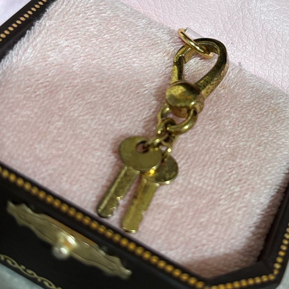 Juicy Couture